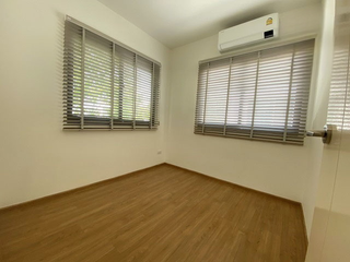 Reihenhaus zum Kauf mit 3 Zimmer in Saphan Sung, Bangkok
