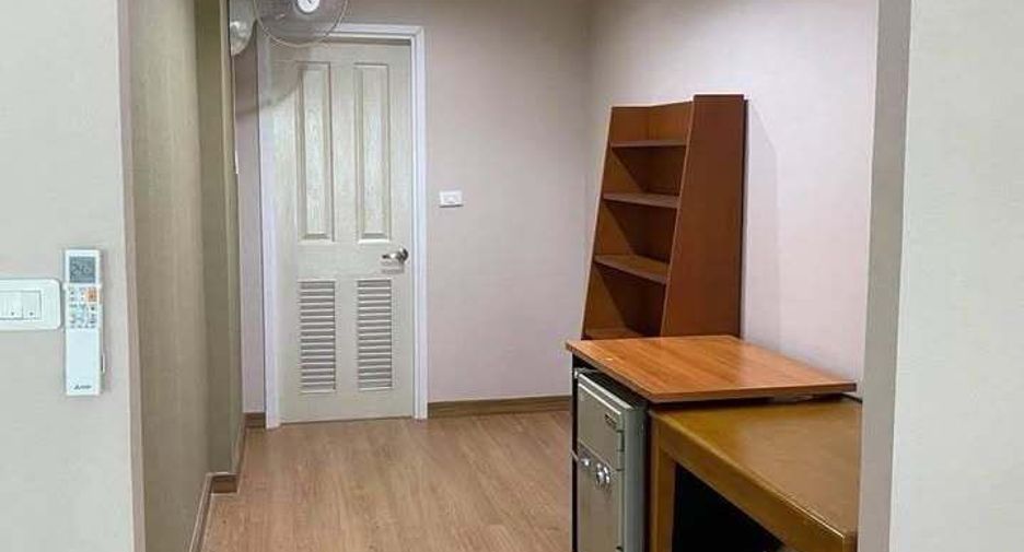 For sale 3 ベッドルーム townhouse in Khan Na Yao, Bangkok