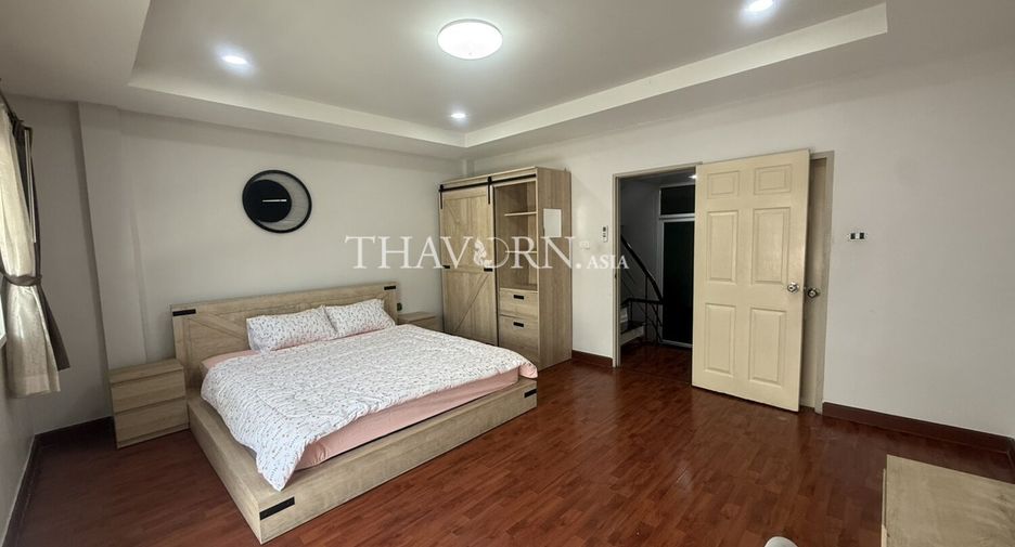 For sale 4 bedrooms house in Bang Lamung, Chonburi