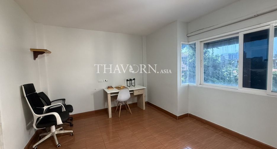 For sale 4 bedrooms house in Bang Lamung, Chonburi
