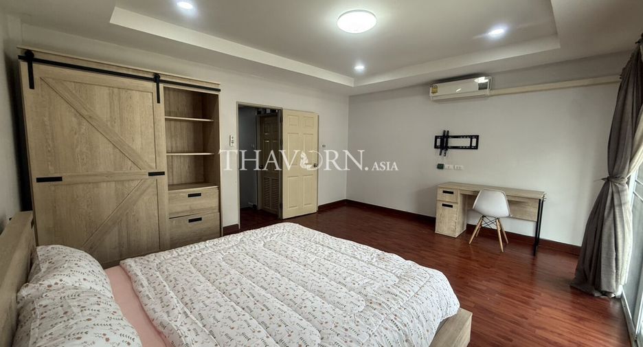 For sale 4 bedrooms house in Bang Lamung, Chonburi