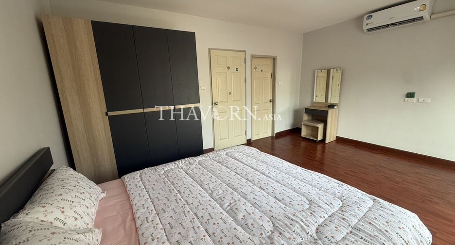 For sale 4 bedrooms house in Bang Lamung, Chonburi