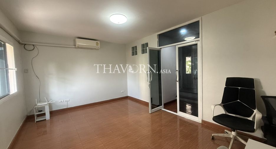 For sale 4 bedrooms house in Bang Lamung, Chonburi