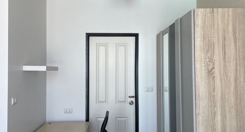 For sale 2 bedrooms condo in Huai Khwang, Bangkok