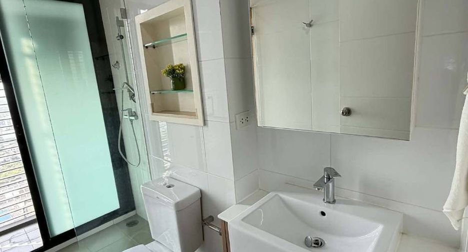 For rent 1 bed condo in Watthana, Bangkok