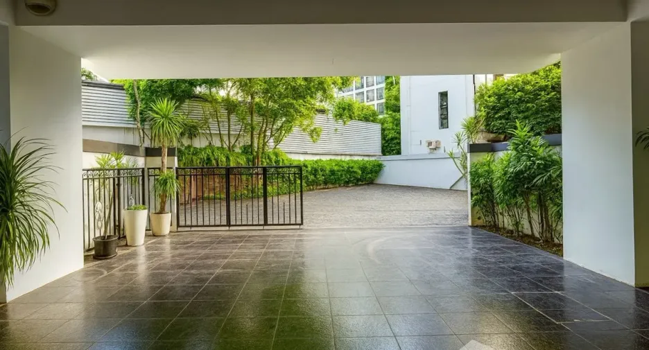 Haus zum Kauf mit 4 Zimmer in Watthana, Bangkok