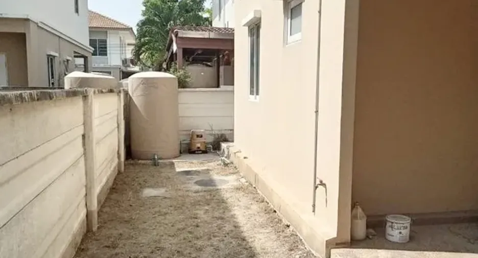 Haus zum Kauf mit 3 Zimmer in Phra Pradaeng, Samut Prakan