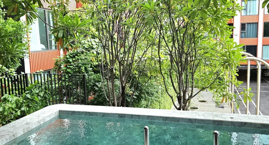 For rent 1 bed condo in Phra Khanong, Bangkok
