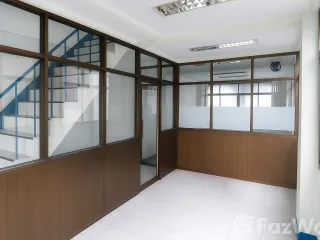 For sale 6 bedrooms townhouse in Bang Kapi, Bangkok