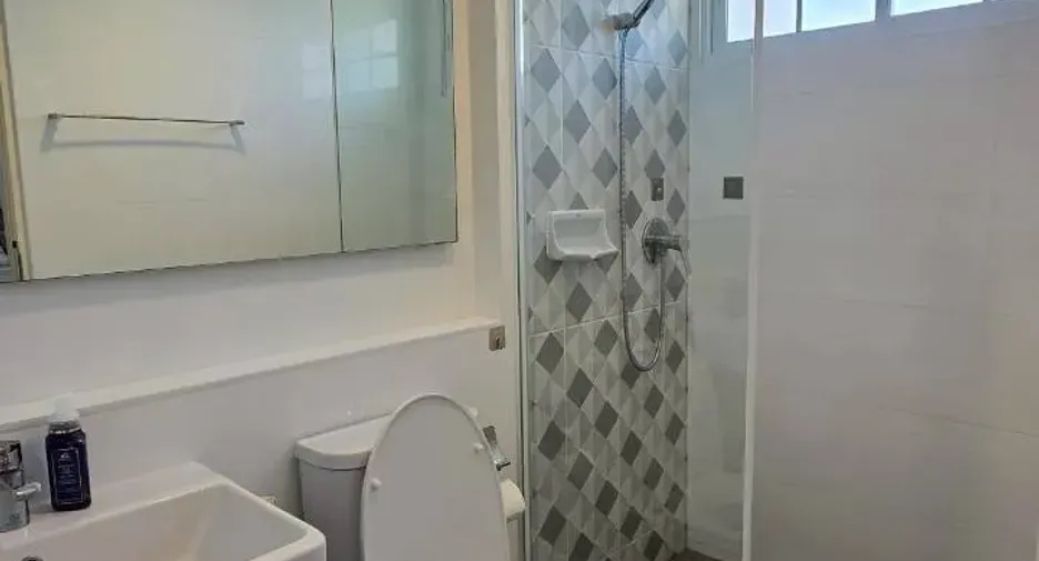 For rent 3 bedrooms townhouse in Bang Phli, Samut Prakan