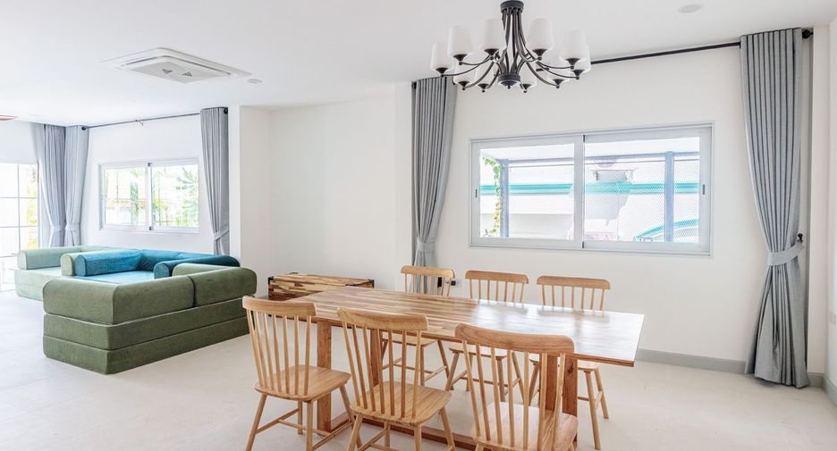 For sale 5 bedrooms villa in Bang Lamung, Chonburi