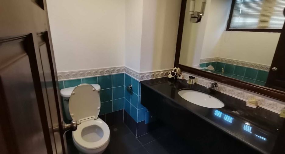 For rent 2 bedrooms condo in Pathum Wan, Bangkok