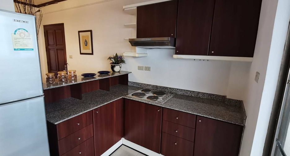 For rent 2 bedrooms condo in Pathum Wan, Bangkok