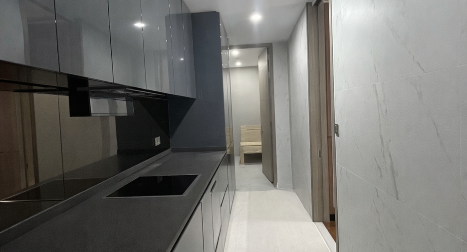For sale 2 bedrooms condo in Khlong Toei, Bangkok