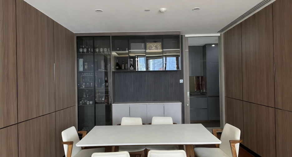 For sale 2 bedrooms condo in Khlong Toei, Bangkok