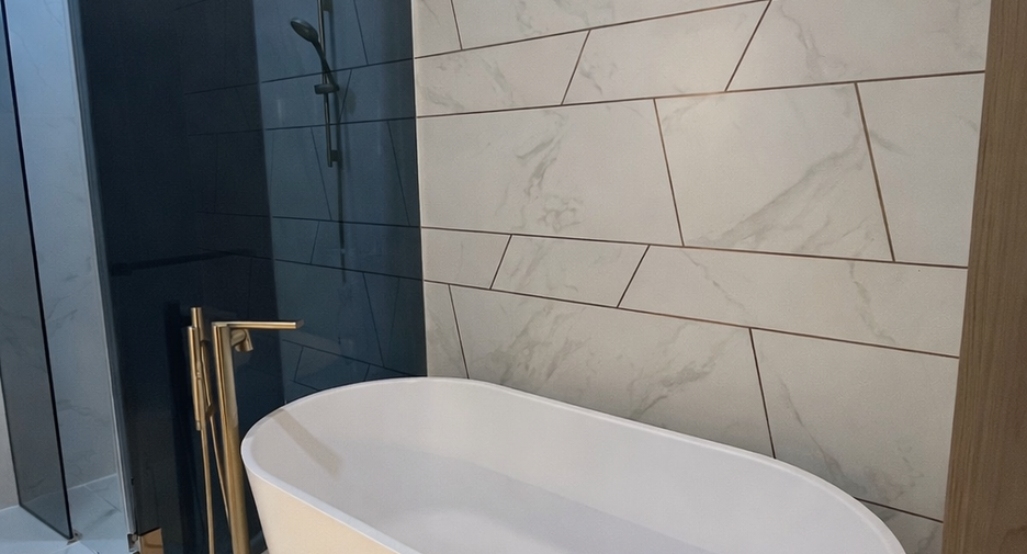 For sale 2 bedrooms condo in Khlong Toei, Bangkok
