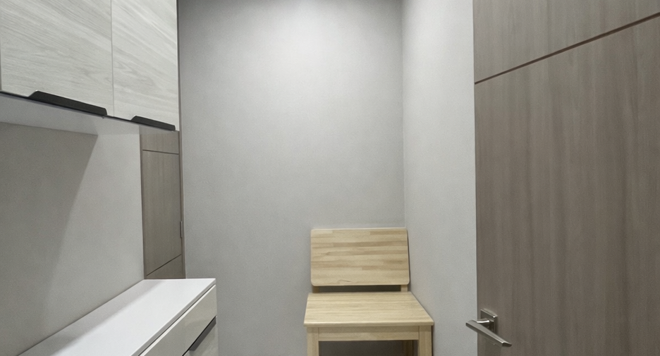 For sale 2 bedrooms condo in Khlong Toei, Bangkok
