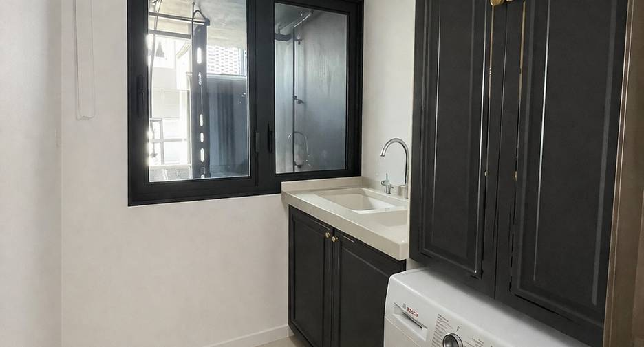 For sale 2 bedrooms condo in Khlong Toei, Bangkok