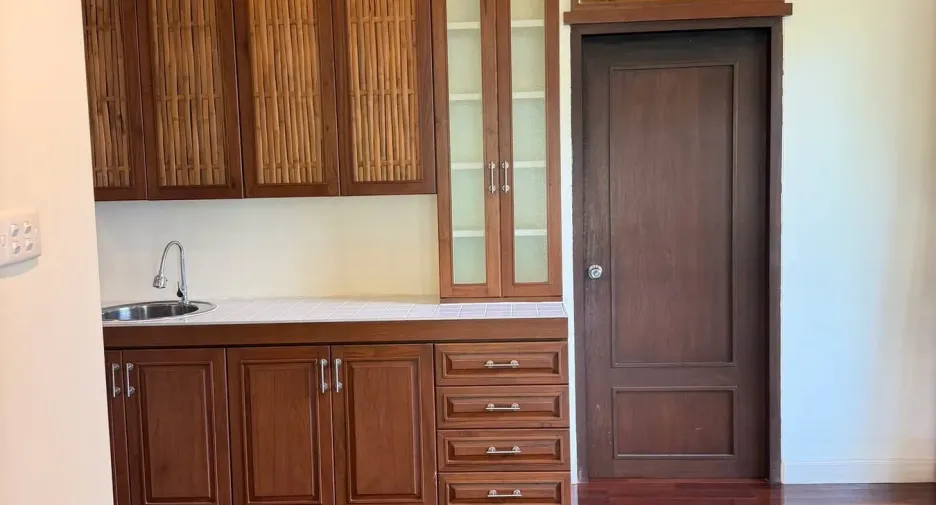 For rent 4 bedrooms house in Hang Dong, Chiang Mai