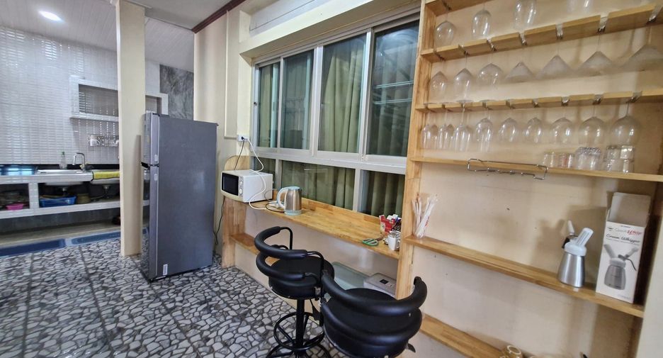 For sale and for rent 5 bedrooms townhouse in Hua Hin, Prachuap Khiri Khan