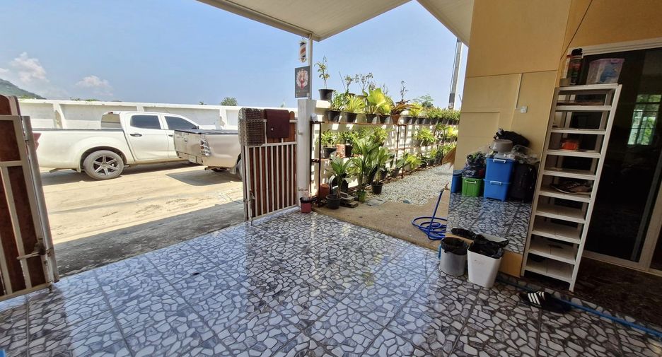 À vendre et à louer 5 chambres maison de ville à Hua Hin, Prachuap Khiri Khan