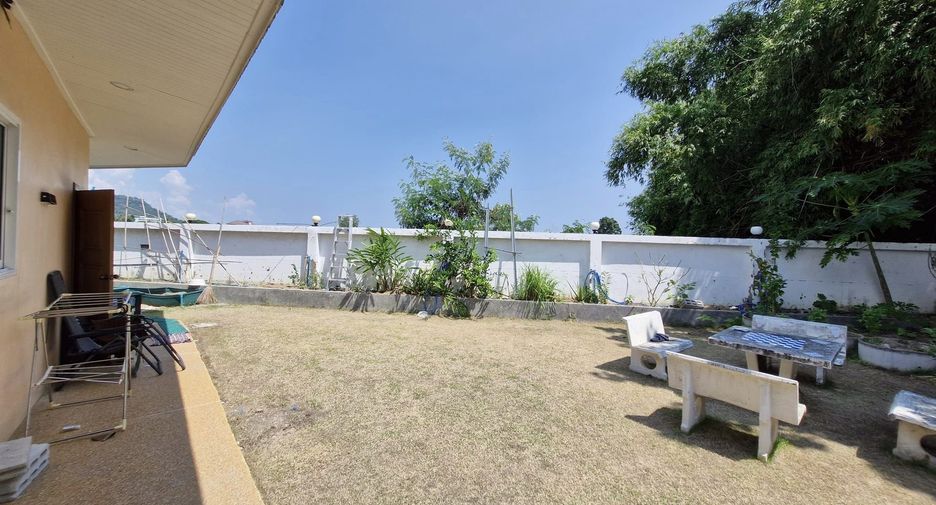 For sale and for rent 5 bedrooms townhouse in Hua Hin, Prachuap Khiri Khan