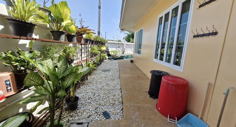 For sale and for rent 5 bedrooms townhouse in Hua Hin, Prachuap Khiri Khan