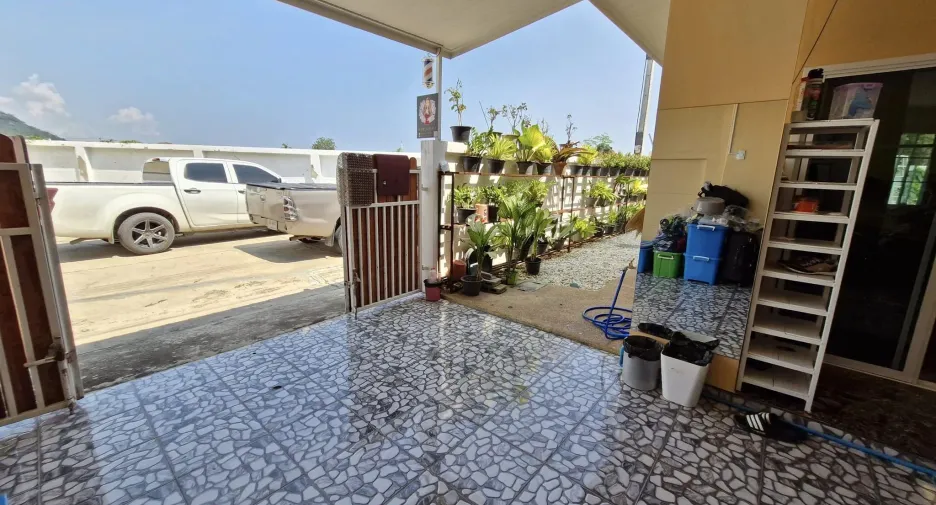 For sale and for rent 5 bedrooms townhouse in Hua Hin, Prachuap Khiri Khan