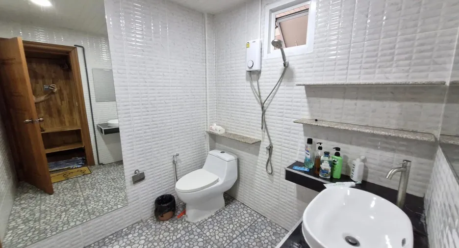 For sale and for rent 5 bedrooms townhouse in Hua Hin, Prachuap Khiri Khan