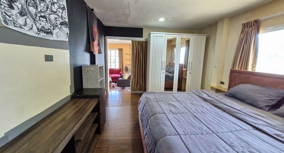 For sale and for rent 5 bedrooms townhouse in Hua Hin, Prachuap Khiri Khan