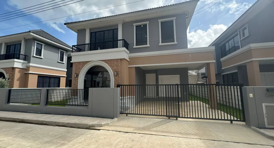 Casa en alquiler de 3 habitaciones en Mueang Phuket, Phuket
