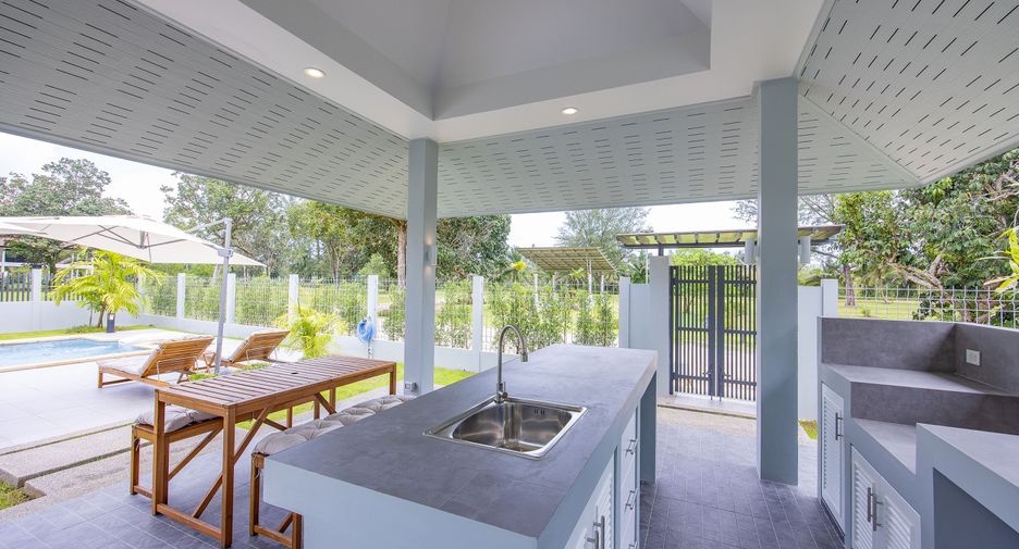 For sale 3 bedrooms villa in Takua Pa, Phang Nga
