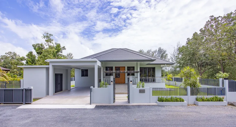 For sale 3 bedrooms villa in Takua Pa, Phang Nga