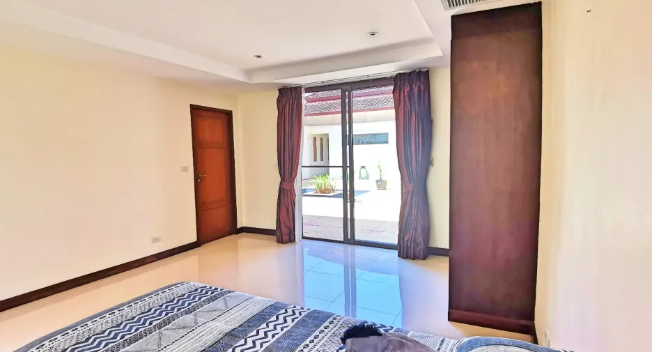 For sale and for rent 5 bedrooms villa in Thalang, Phuket