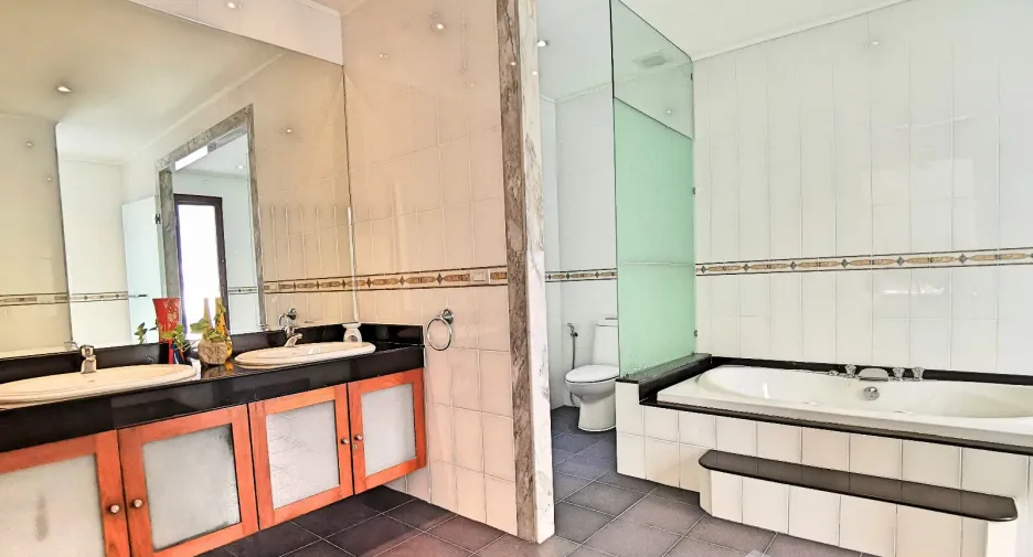 For sale and for rent 5 bedrooms villa in Thalang, Phuket