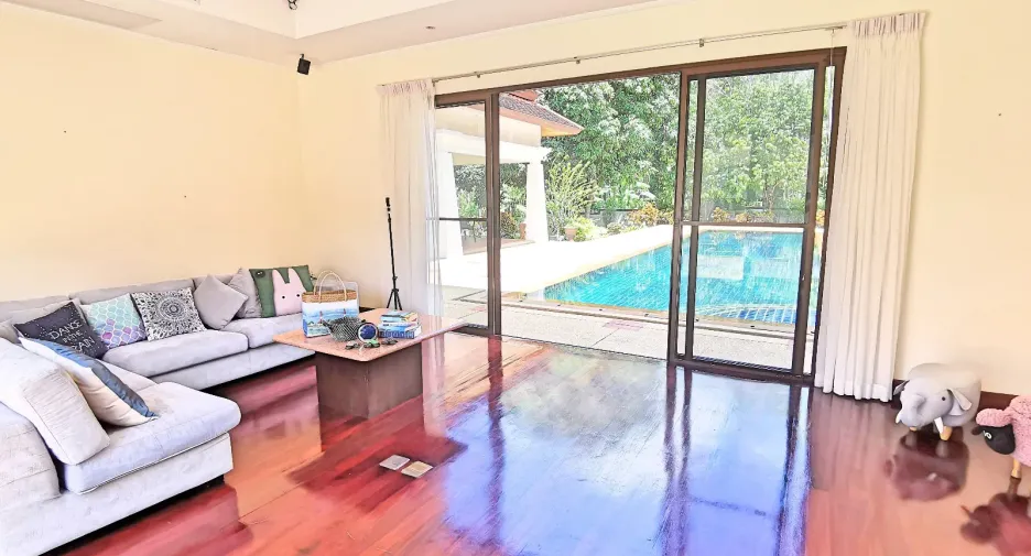 For sale and for rent 5 bedrooms villa in Thalang, Phuket
