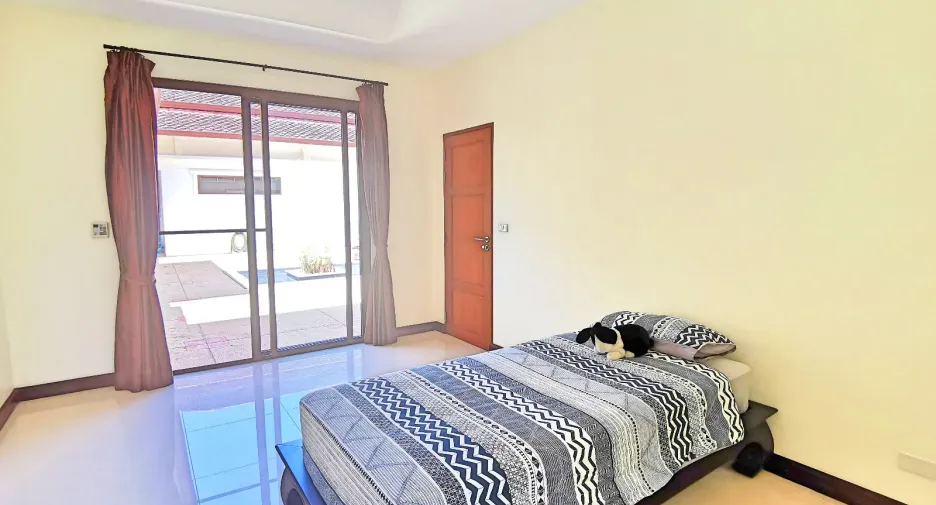 For sale and for rent 5 bedrooms villa in Thalang, Phuket