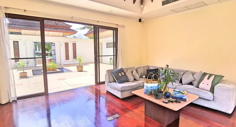 For sale and for rent 5 bedrooms villa in Thalang, Phuket