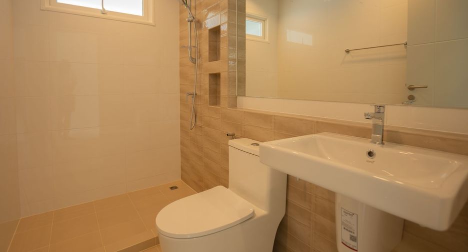 Haus zur Miete mit 4 Zimmer in Mueang Phuket, Phuket