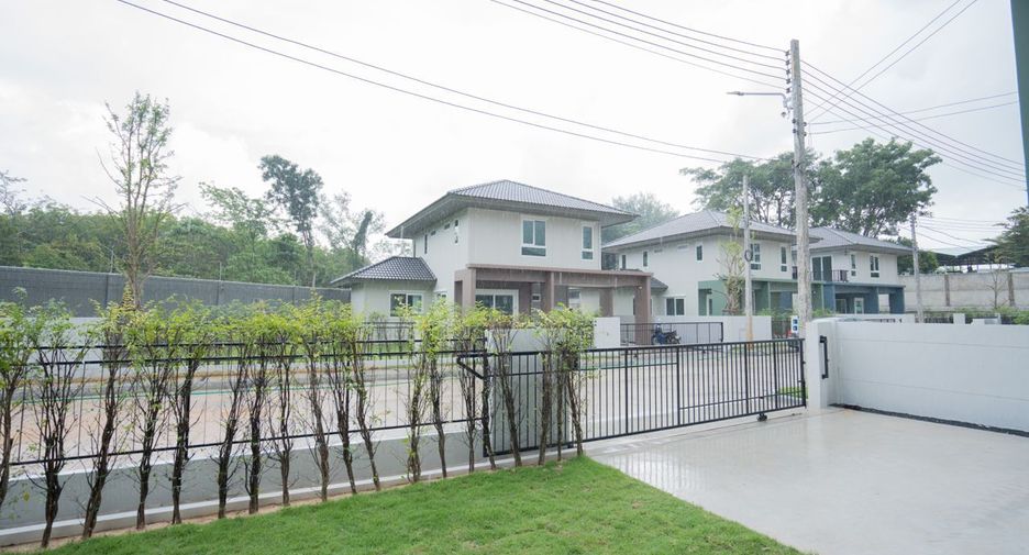 Haus zur Miete mit 4 Zimmer in Mueang Phuket, Phuket