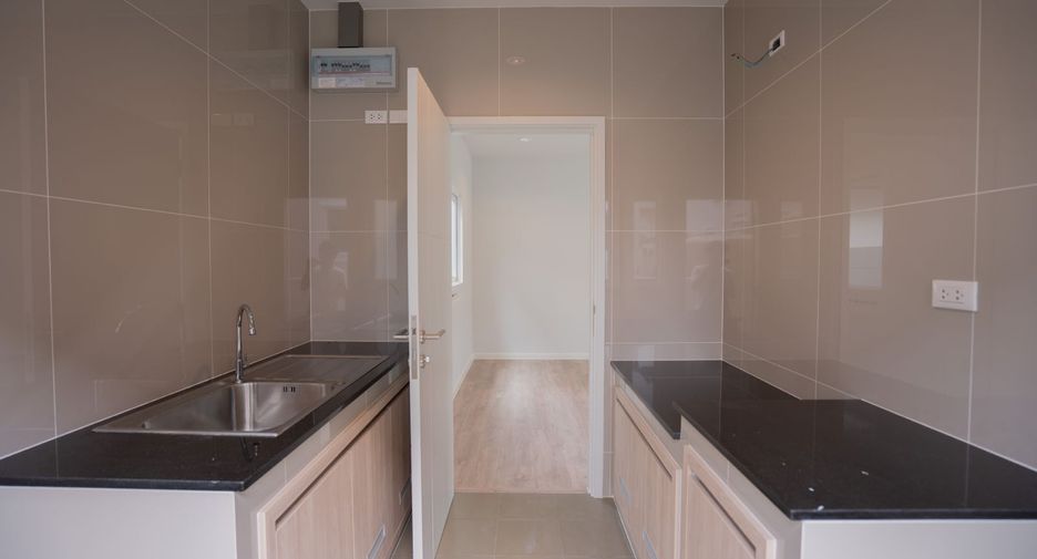 Haus zur Miete mit 4 Zimmer in Mueang Phuket, Phuket