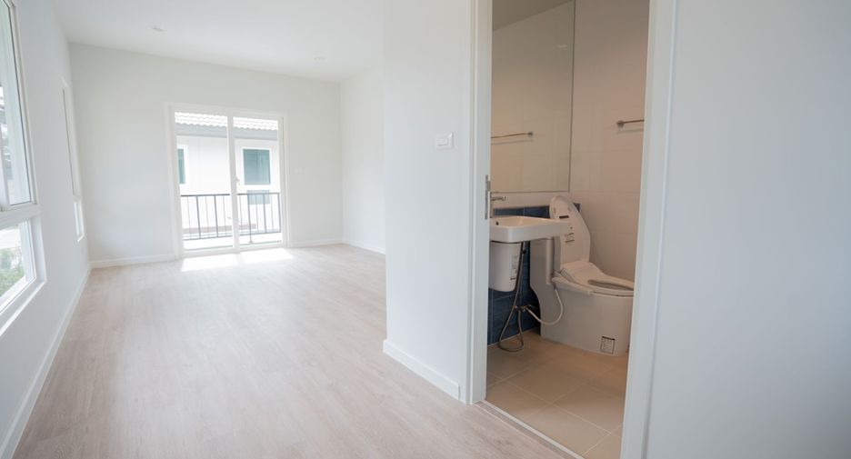Haus zur Miete mit 4 Zimmer in Mueang Phuket, Phuket