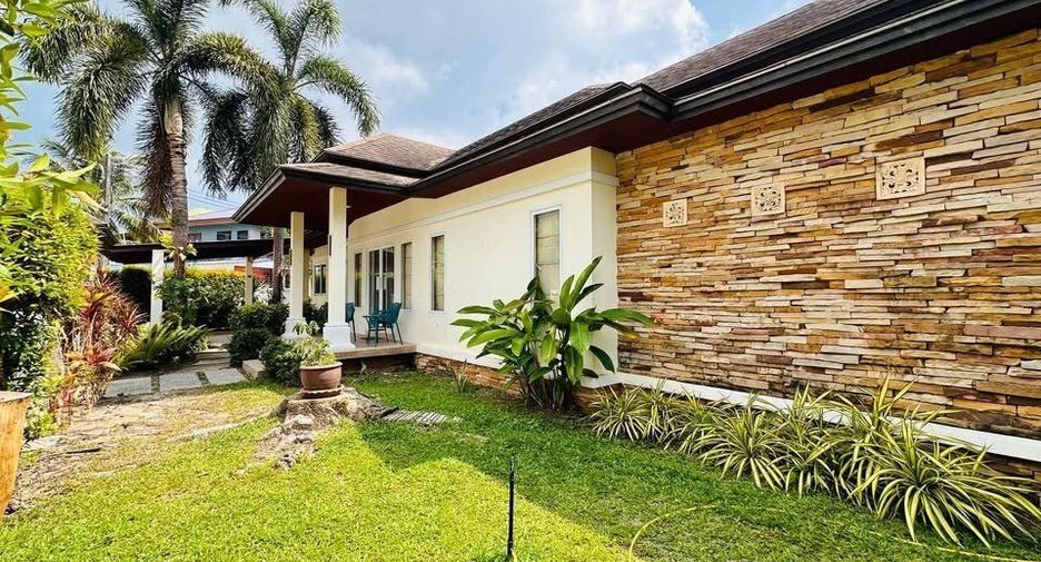 For rent 3 bedrooms villa in Mueang Phuket, Phuket