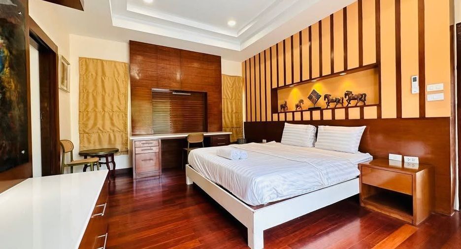For rent 3 bedrooms villa in Mueang Phuket, Phuket