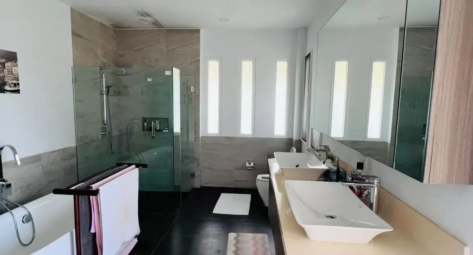 À vendre et à louer 6 chambres villa à Mueang Phuket, Phuket