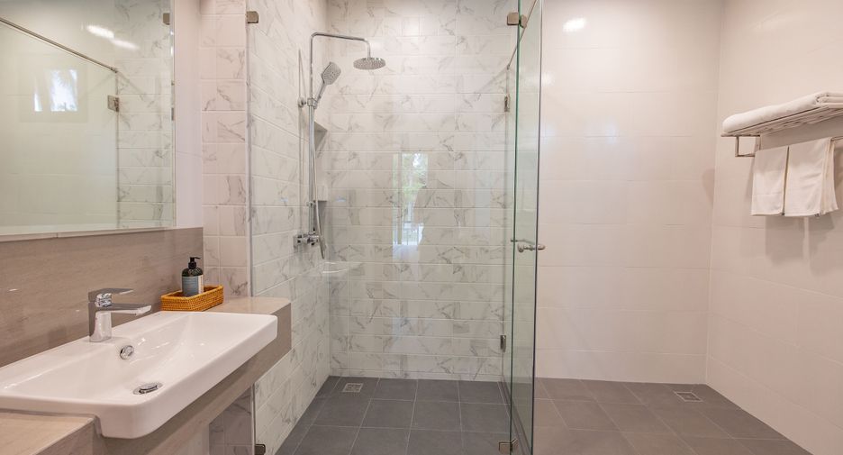 Villa zum Kauf mit 4 Zimmer in Takua Pa, Phang Nga