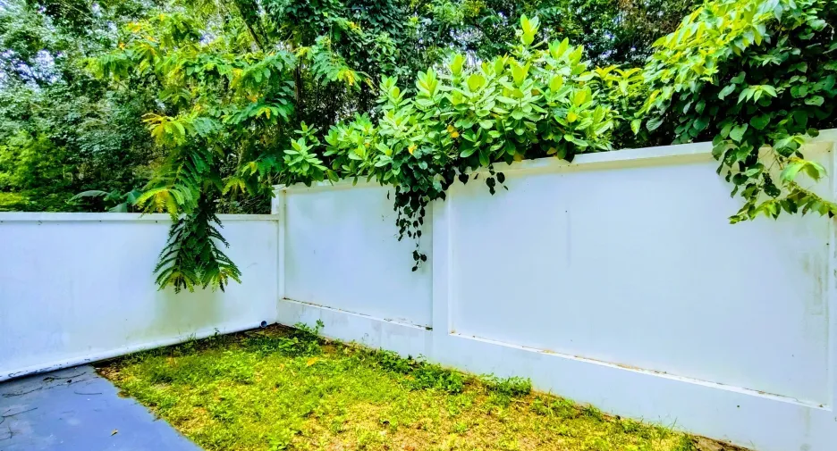 For rent 2 bedrooms townhouse in Thalang, Phuket