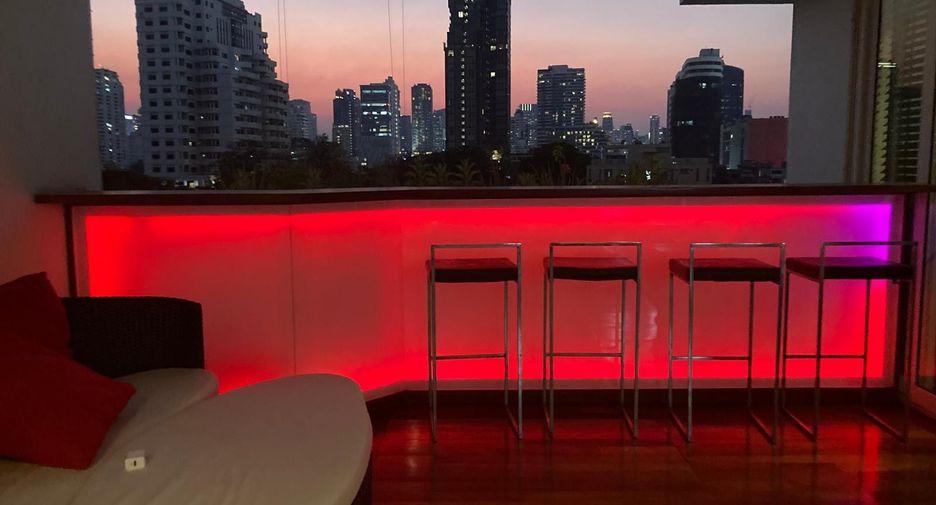 For rent 3 bedrooms condo in Watthana, Bangkok