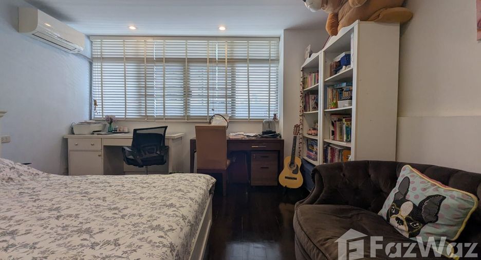 For rent 3 bedrooms condo in Watthana, Bangkok