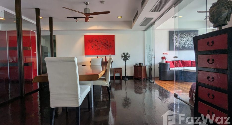 For rent 3 bedrooms condo in Watthana, Bangkok